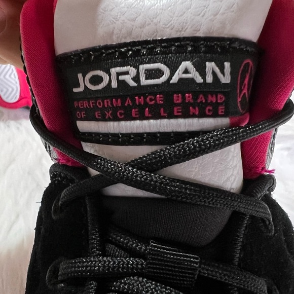 New Nike Grade School Jumpman Team 2 Jordan sneakers - Picture 11 of 14